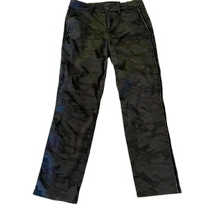 Level 99 camo stretch fit pants with gold sparkle pinstripe piping black Sz 26